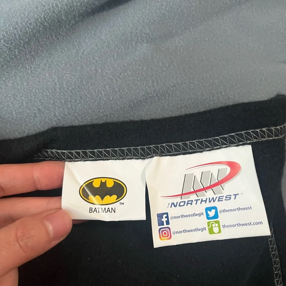 Batman DC Comics Wearable Fleece Throw Blanket Sleeves The Northwest‎ Company